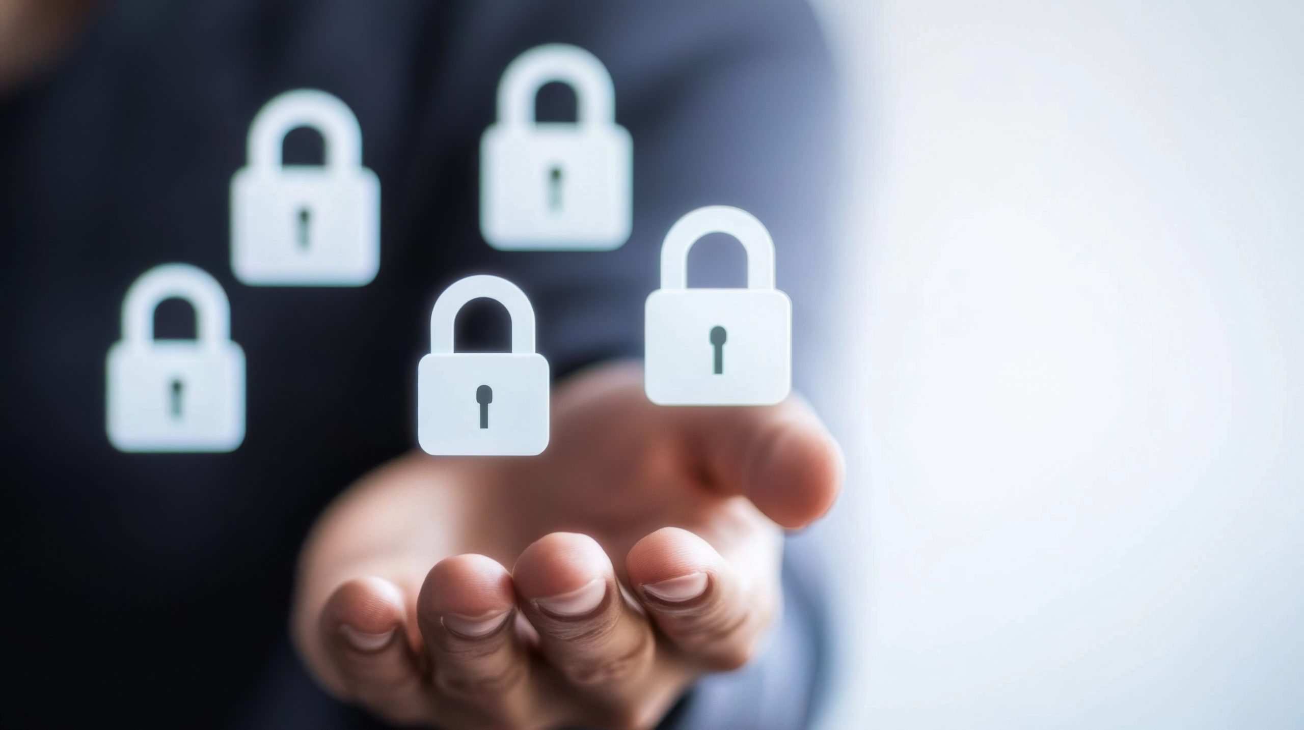 LÖSUNG N Leistungen Informationssicherheit, IT-Sicherheit, Cybersecurity und Datenschutz LÖSUNG N Leistungen Informationssicherheit, IT-Sicherheit, Cybersecurity und Datenschutz Motiv: Sicherheitsschloss