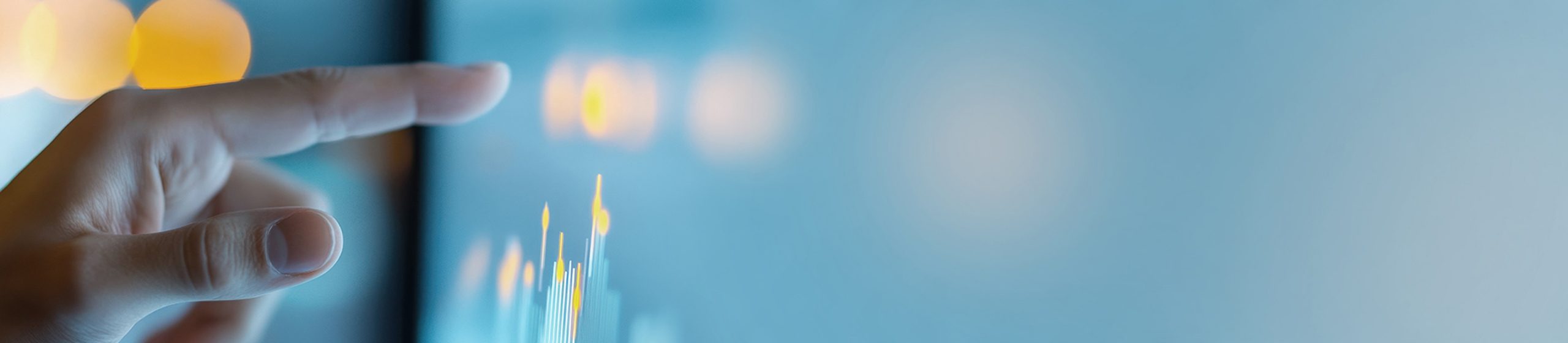 LÖSUNG N Leistungen Portfoliomanagement LÖSUNG N Leistungen Portfoliomanagement Motiv: Finger deutet auf eine Wachstumskurve auf dem Bildschirm