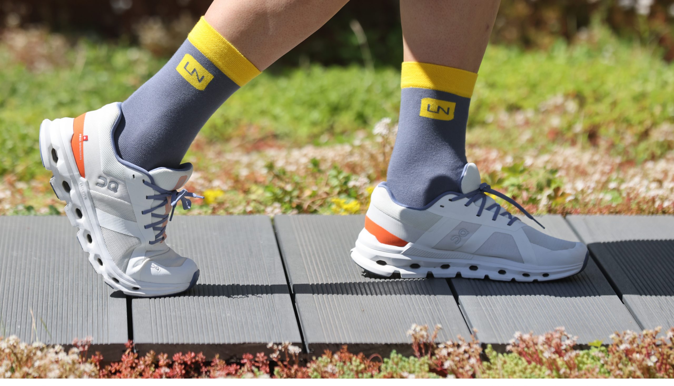 LÖSUNG N Socken mit Logo